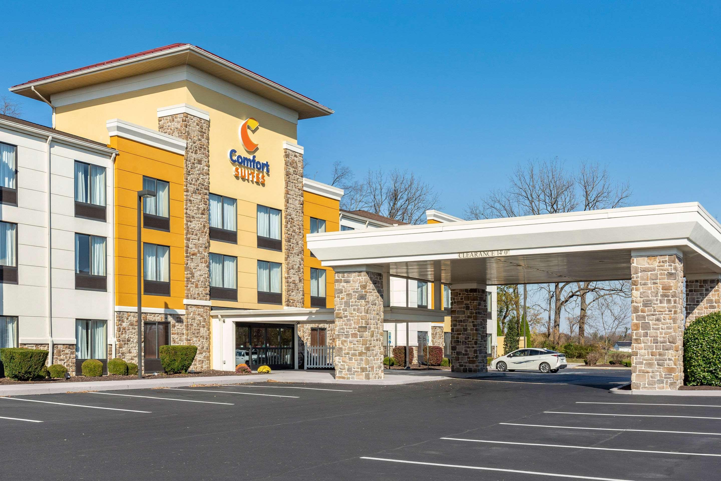 Comfort Suites Amish Country Lancaster Exterior photo