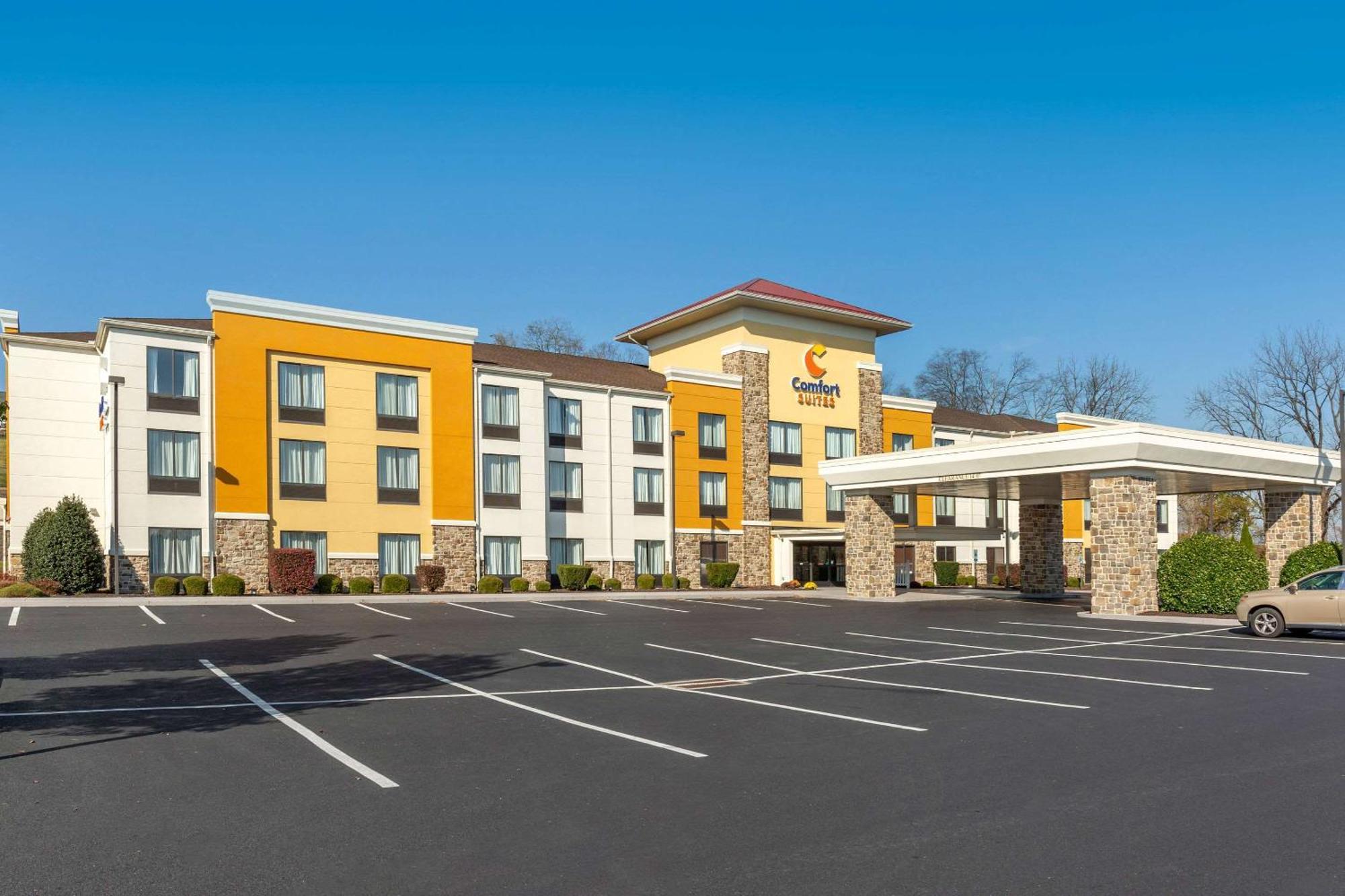 Comfort Suites Amish Country Lancaster Exterior photo